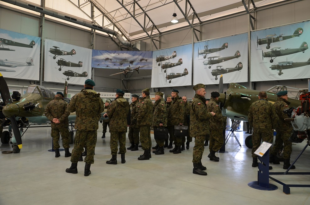 Wizyta studyjna w Muzeum Sił Powietrznych w Dęblinie uczestników Odprawy Dowódcy DGRSZ (2)