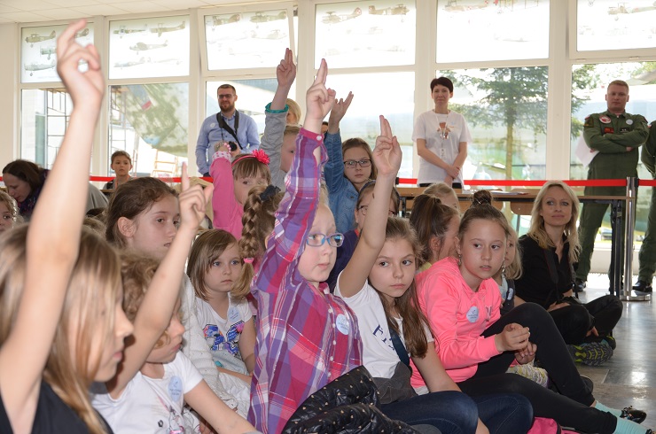 Piloci czytają dzieciom Muzeum SIł Powietrznych w Dęblinie - pytania