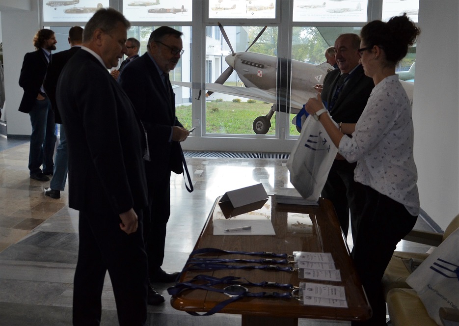 konferencja-w-muzeum-sil-powietrznych-22-09-2016-rejestracja-uczestnikow