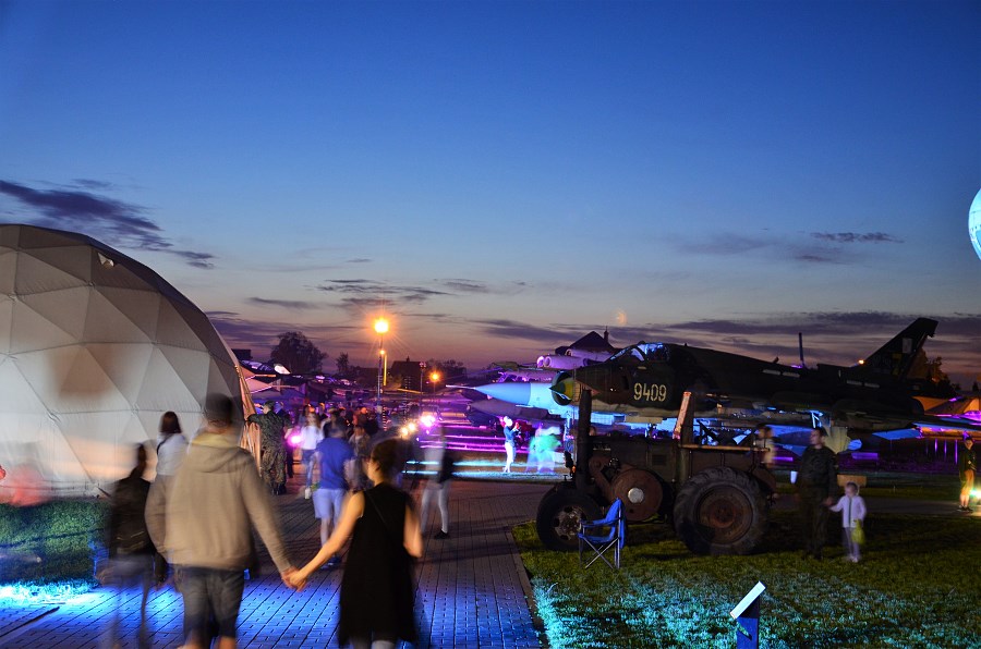 Europejska Noc Muzeów w Muzeum Sił Powietrznych w Dęblinie (2) - iluminacja
